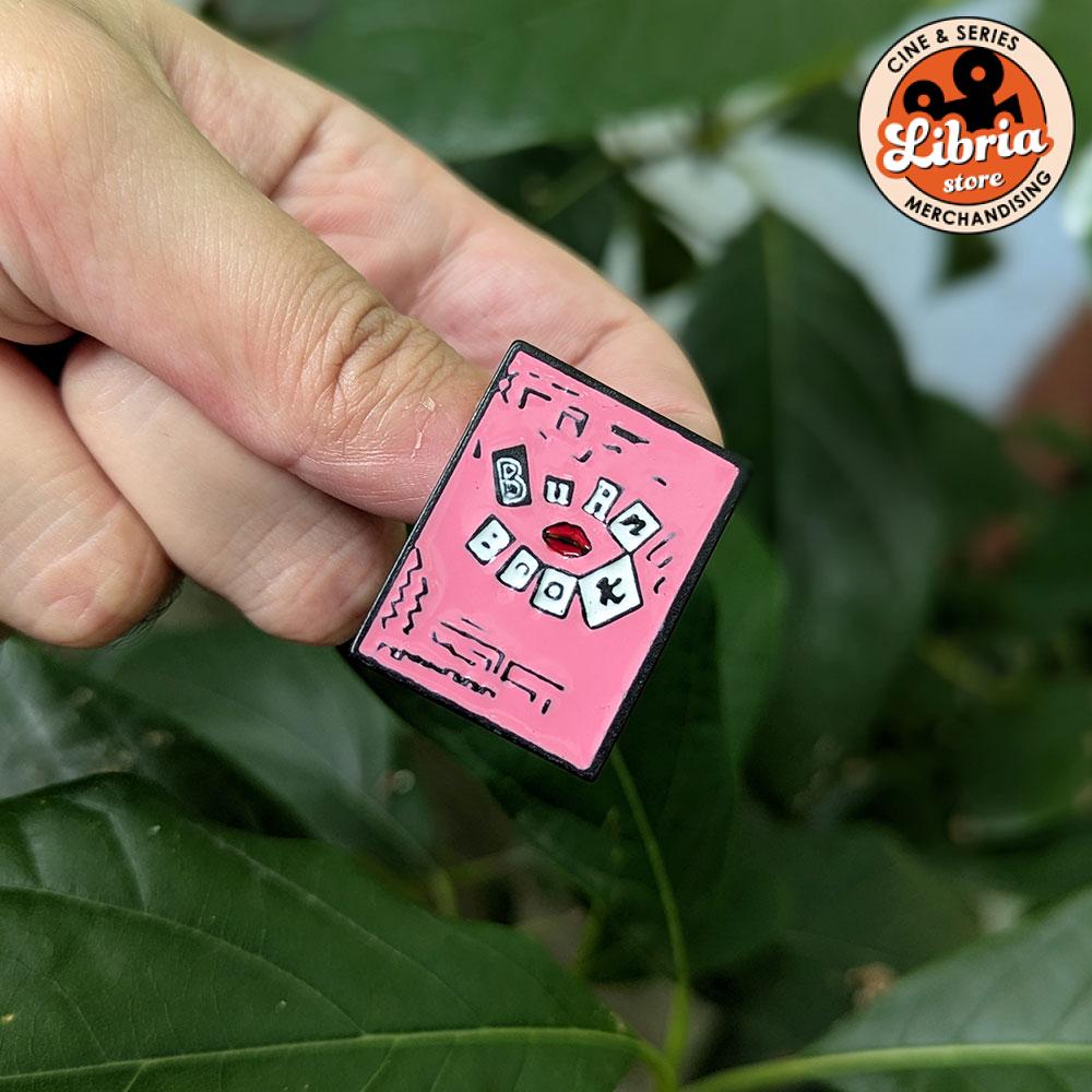 Lapel pin Burn Book - Imagen 2